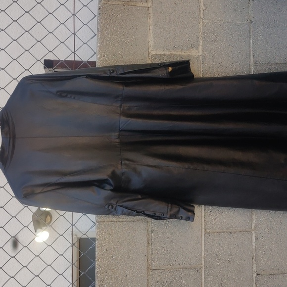 Lai Meng Five Cats Long Coat - Picture 5 of 7